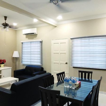 Dekota Homestay Jonker Melaka Esterno foto