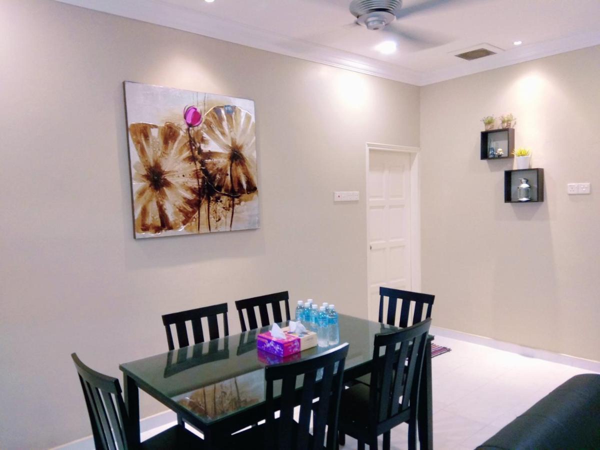 Dekota Homestay Jonker Melaka Esterno foto