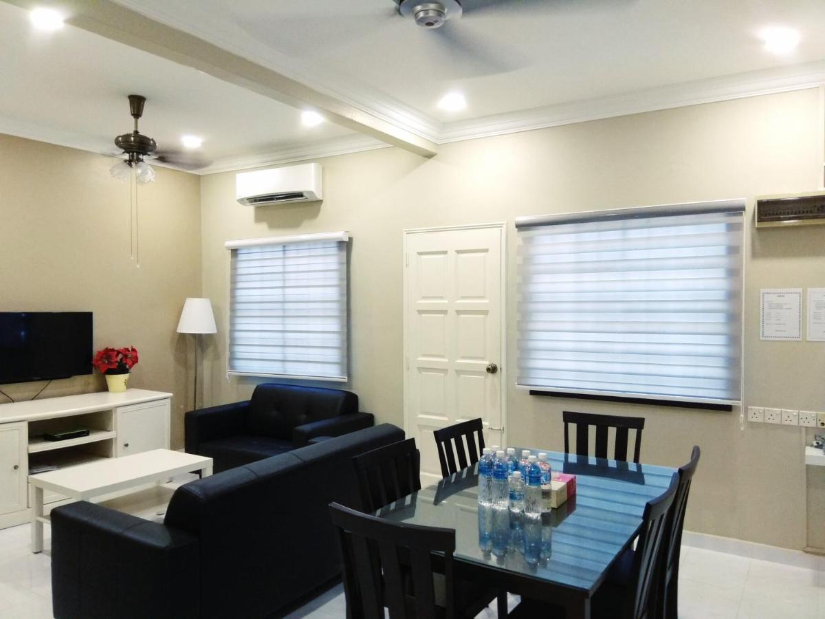 Dekota Homestay Jonker Melaka Esterno foto
