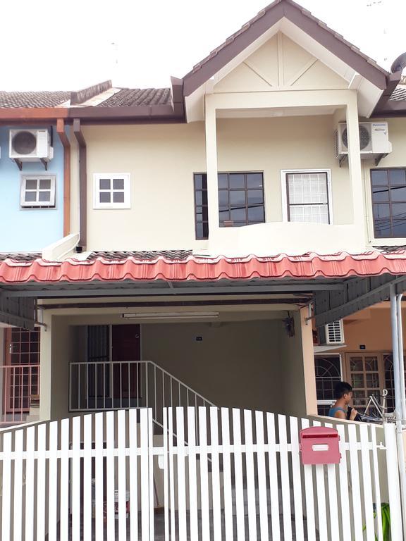Dekota Homestay Jonker Melaka Esterno foto